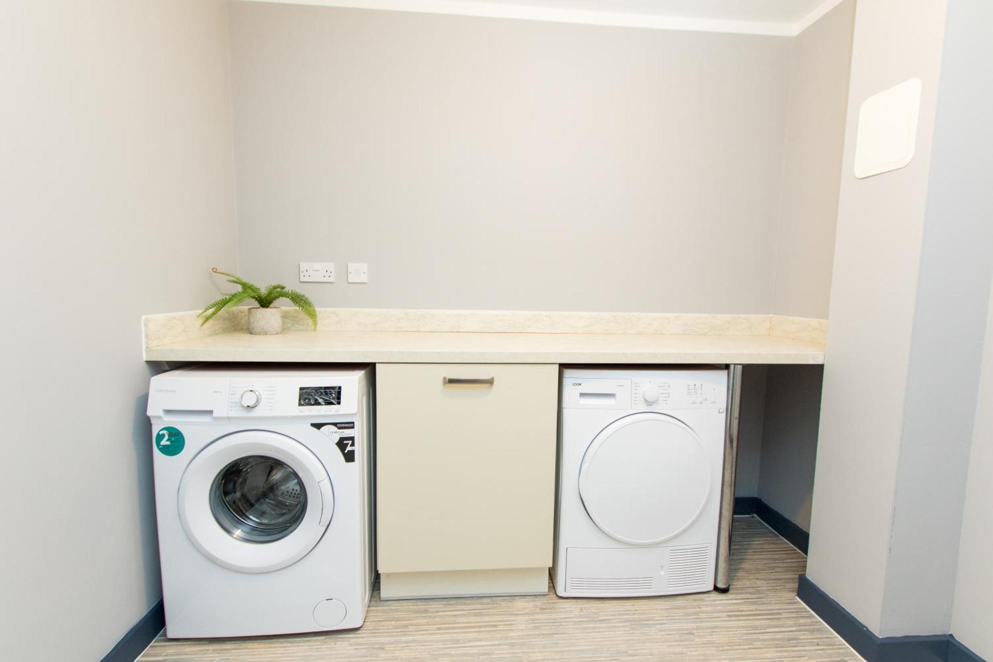 Free Parking 3 Bedroom House In Nottingham Extérieur photo